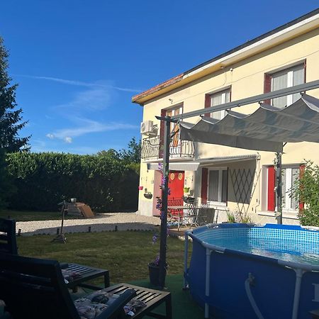 Gite Du St Martin Apartment Oradour-Fanais Exterior photo